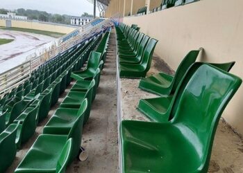 Tốn tiền tỉ nâng cấp ghế ngồi SVĐ tỉnh Kon Tum, vừa dùng chỉ 1 năm đã hỏng