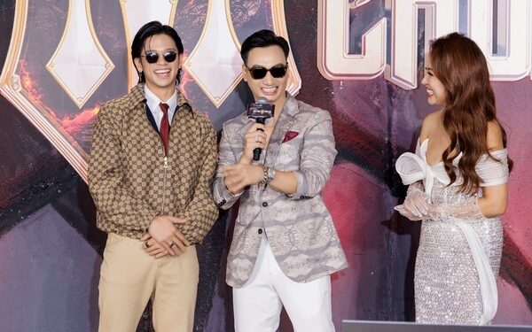 MC Thành Trung đi siêu xe đến gặp các ‘Anh trai vượt ngàn chông gai’