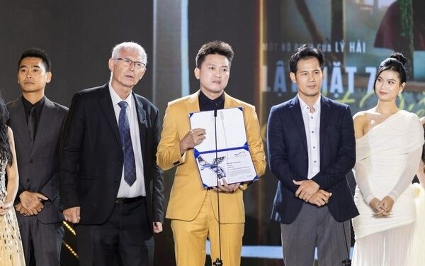 ‘Lật mặt 7’ thắng 2 giải quan trọng tại LHP Châu Á Đà Nẵng lần thứ II, Quách Ngọc Tuyên chia sẻ đầy cảm xúc