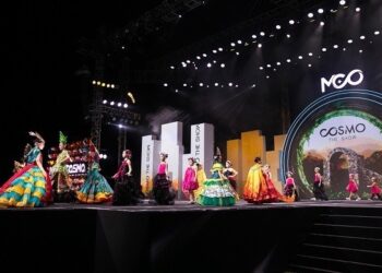 Mẫu nhí hóa Thánh Gióng trong BST ‘Tích tịch tình tang’ tại Cosmo The Show
