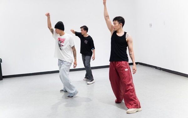 Người đứng sau vũ đạo của các anh trai từng 3 lần quán quân