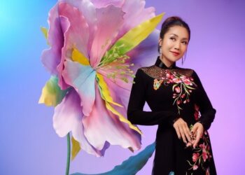 Ốc Thanh Vân khoe nhan sắc rạng rỡ khi diện áo dài của NTK Minh Châu