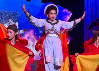 Bình Tinh tiết lộ về vai diễn cải lương khiến cô ám ảnh