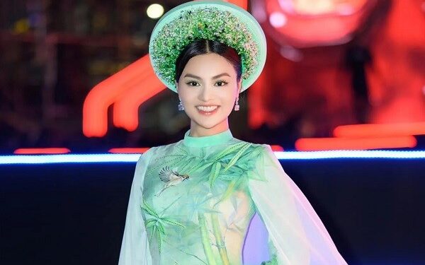 Siêu mẫu Vũ Thu Phương lên tiếng về thành tích Top 5 Miss Cosmo của ‘học trò’ Xuân Hạnh