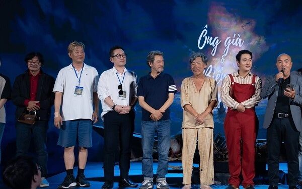 NSƯT Công Ninh và ekip Hàn Quốc lần đầu tiên đưa kịch XR lên sân khấu Việt Nam