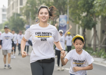 Vũ Thu Phương và ái nữ tham gia Giải chạy vì Bệnh nhi ung thư 2024