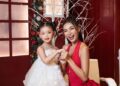 Mẫu nhí Lê Ngọc Như Ý cực đáng yêu với Á hậu Miss Cosmo 2024 trong bộ ảnh Giáng sinh