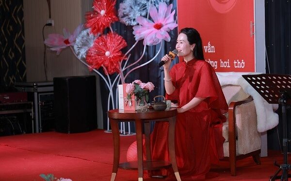‘Khai vấn trong từng hơi thở’ của Ruby Nguyen ra mắt tại rừng thông