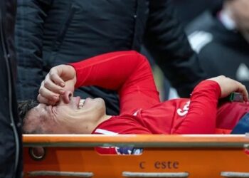 Lisandro Martinez nghỉ bao lâu vì chấn thương dây chằng đầu gối?