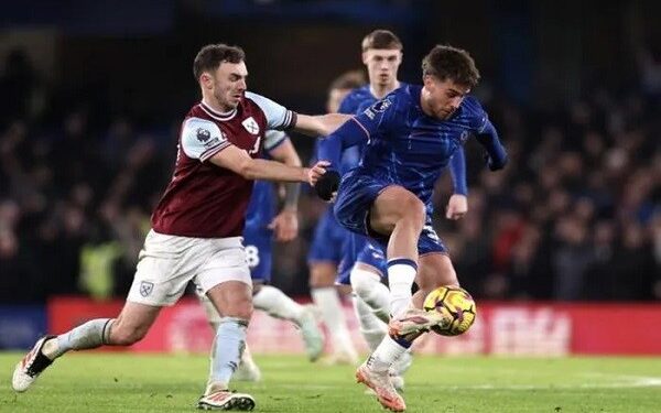 Chelsea ngược dòng hạ West Ham, bay cao Top 4 Ngoại hạng