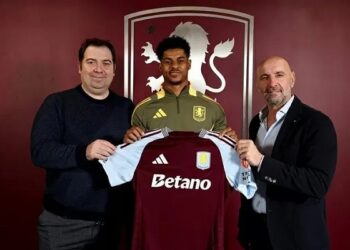 Rashford chính thức rời MU