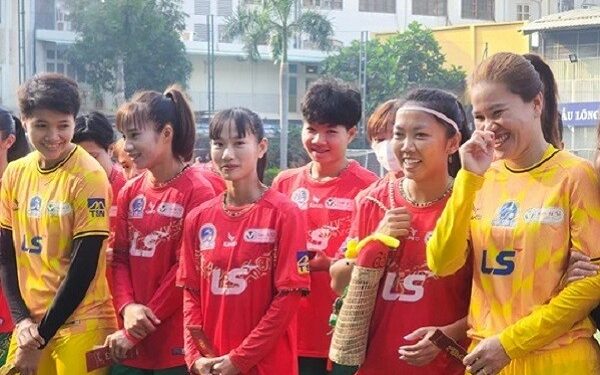 CLB nữ TPHCM hội quân, Huỳnh Như và Thùy Trang chờ 1 năm bùng nổ