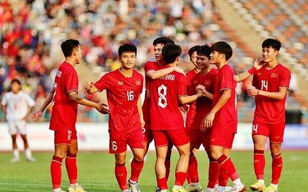 Báo Trung Quốc ‘điểm danh’ loạt sao Việt kiều có thể lên tuyển Việt Nam