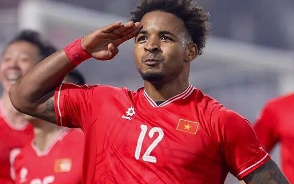 Nguyễn Xuân Son: Từ cậu bé khu ổ chuột đến triệu phú tuổi 27