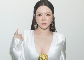 Lý Nhã Kỳ khoe vòng 1 ‘siêu nóng bỏng’ hội ngộ Lâm Vỹ Dạ, Lê Dương Bảo Lâm ủng hộ dàn ‘Anh trai say hi’