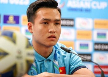 Bùi Hoàng Việt Anh rời tuyển Việt Nam