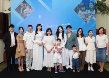 Hoa hậu Thuỳ Tiên hội ngộ Á hậu Hoàng Oanh ở sự kiện tri ân của UNICEF