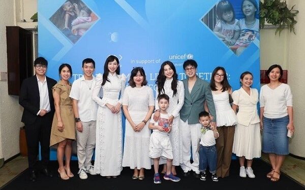 Hoa hậu Thuỳ Tiên hội ngộ Á hậu Hoàng Oanh ở sự kiện tri ân của UNICEF