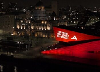 CLB Liverpool sẽ hợp tác dài hạn với adidas