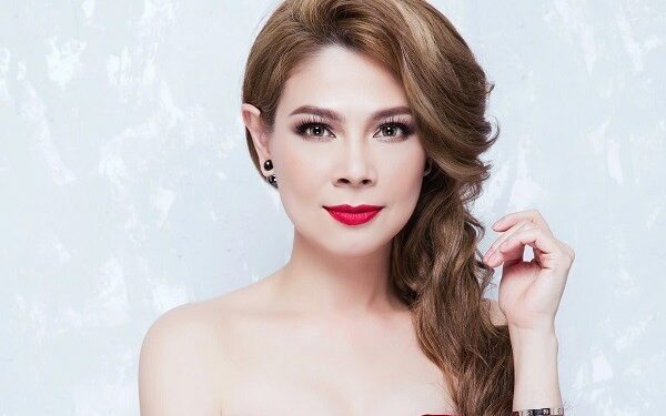 Ca sĩ Thanh Thảo, đừng hát cover nữa!