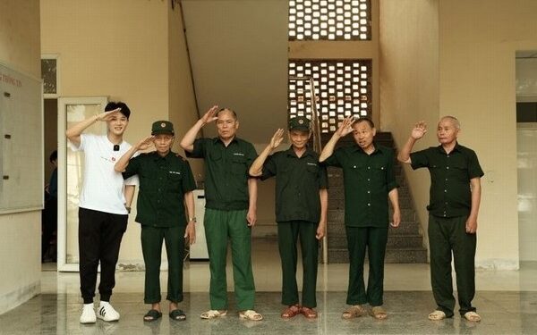 TikToker Vĩnh Thích Ăn Ngon hưởng ứng lễ 30/4 theo ‘lối đi riêng’