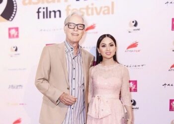 Hà Phương kể kỷ niệm về ‘cha Ralph’ Richard Chamberlain