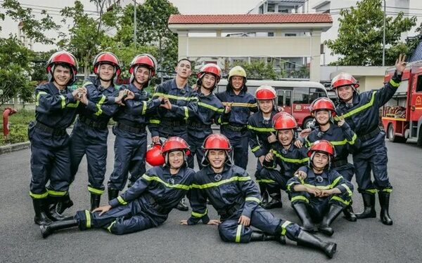 12 nghệ sĩ nhập vai công an trong ‘Chiến sĩ quả cảm’