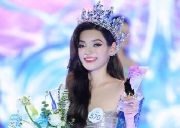 Nguyễn Hoài Phương Anh đăng quang Hoa hậu Biển Việt Nam Toàn cầu 2025